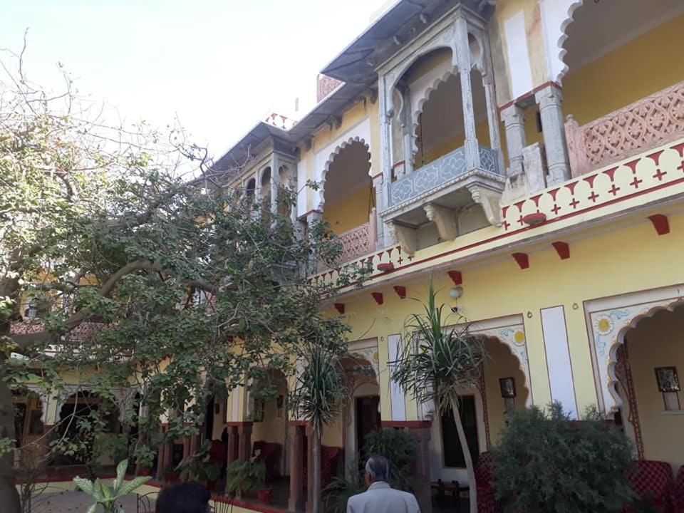 Bassi Fort Palace Chittorgarh Extérieur photo